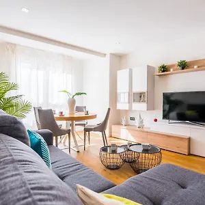 https://rueda-lopez-esplndido-apartamento-de-lujo.es-andalucia.com